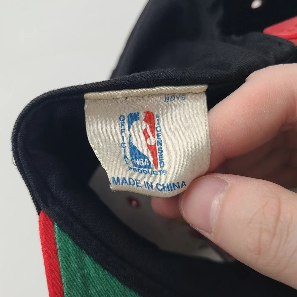 Vintage Youth Miami Heat Hat Snapback UII Black Red NBA Basketball 90s Logo Boys